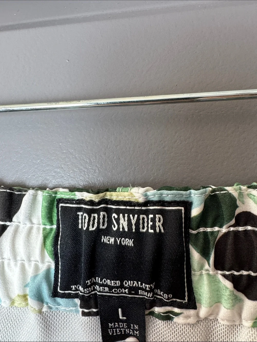 Todd Snyder Montauk 5” Swim Trunks Green Geometric Print Size Large